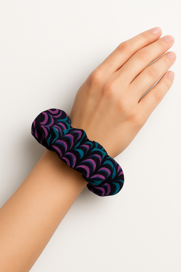 Rainbow scrunchie - Image 5