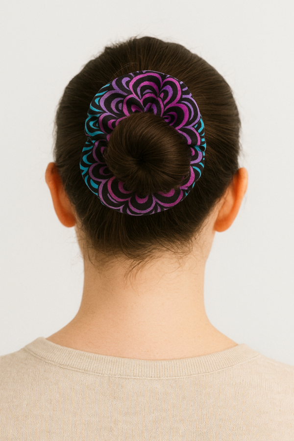 Rainbow scrunchie - Image 4
