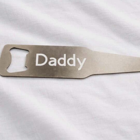 Custom “Daddy” Vinyl Bottle Opener – Personalized Stainless Steel Gift for Dad